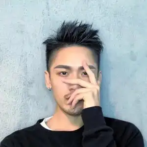 前行的发型师头像