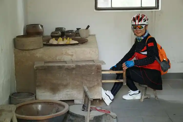 滨广传媒铁骑骑行俱乐部骑友骑行100余公里,走进沾化区古城.