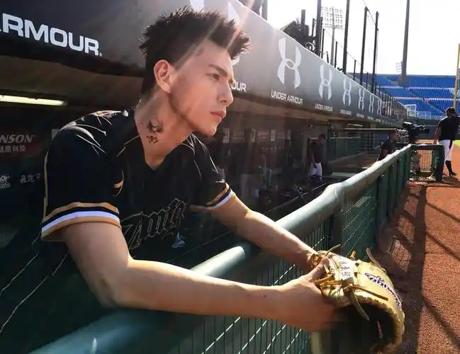 林柏睿主演《斗鱼》电影版:「在这个角色里,我看到自己年轻的身影.」