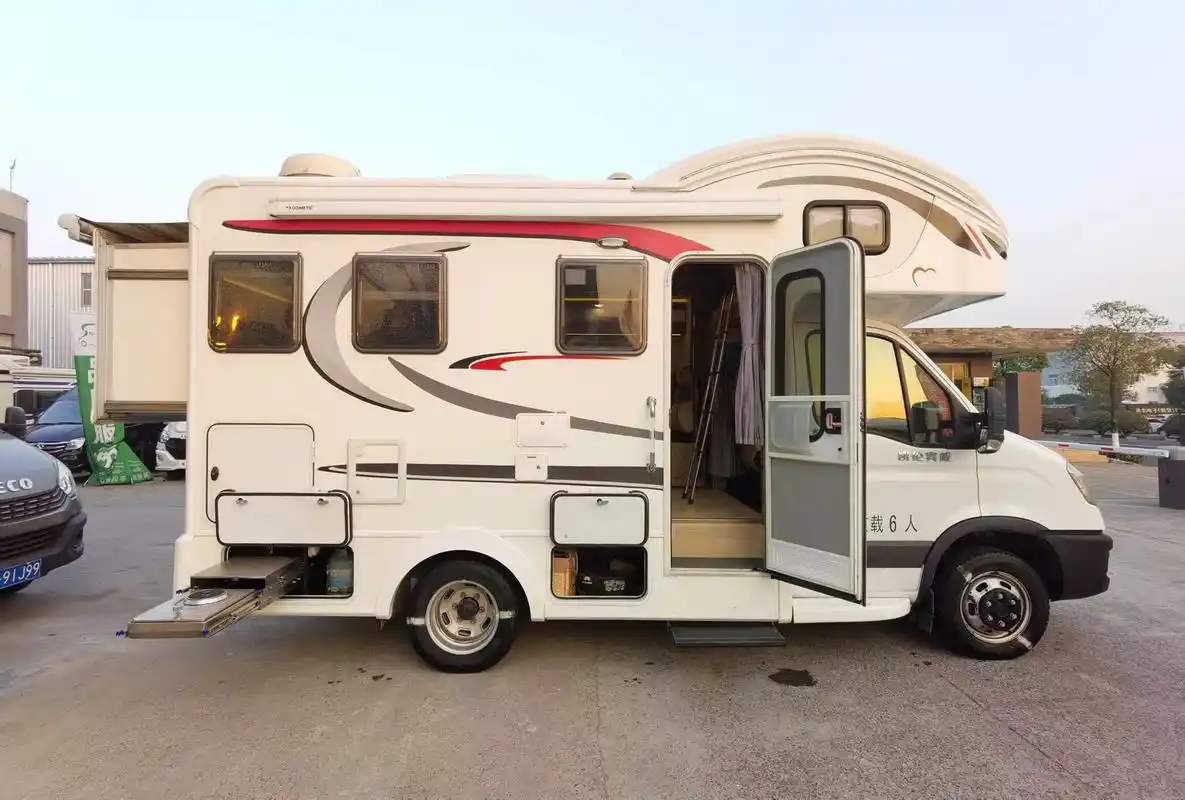 宇通凯伦宾威双拓展房车,现车出售!大空间 高颜值!不容错过!