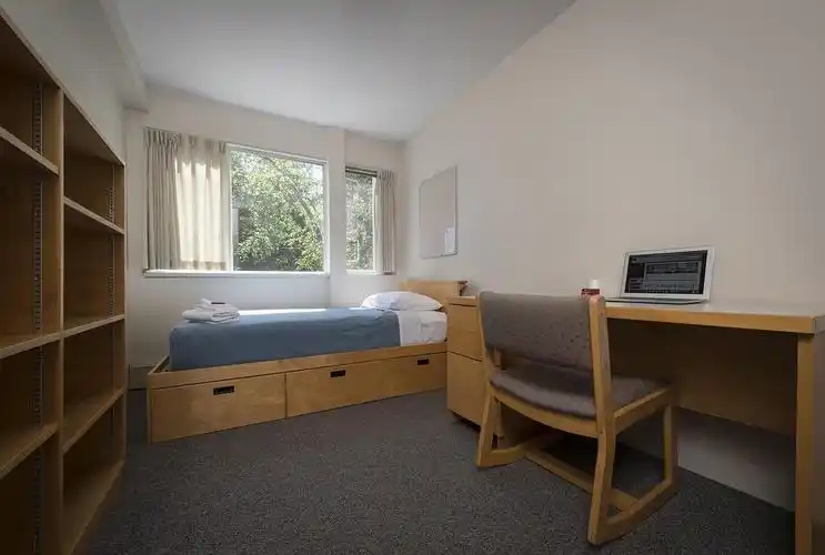 加拿大的学生宿舍有多好?住在这里都不想买房了