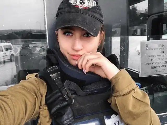 以色列美女宪兵的致命诱惑力纳塔利娅迪夫耶夫私人照片集