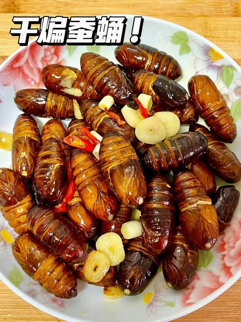7515去烧烤店必点的干煸蚕蛹怎么也吃不够,这回在家一次吃个够!