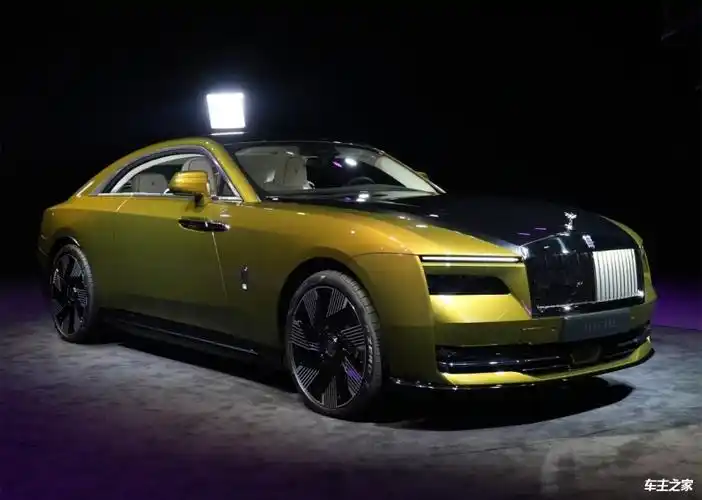 劳斯莱斯闪灵超豪车电车 造型奢华 不加油 续航585公里