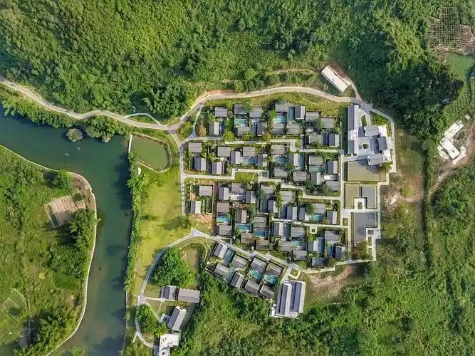 躺在私家泳池里看星星仅30间房香樟华苹11年后再出手阳朔