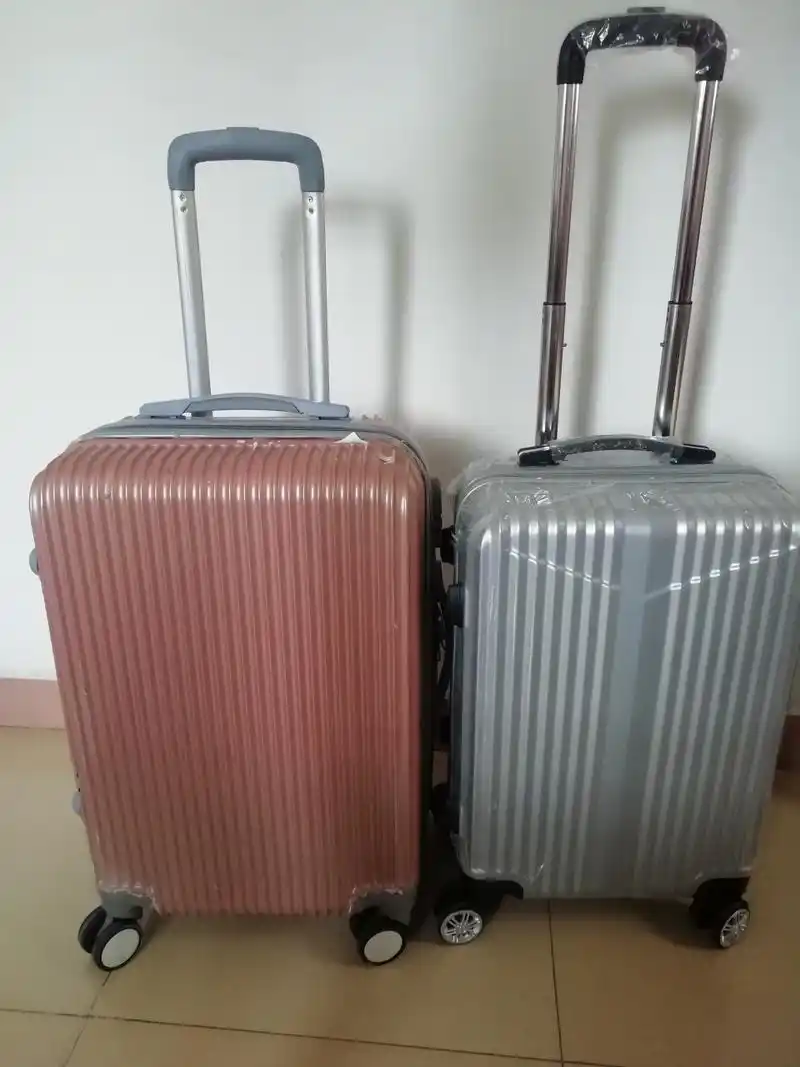 快要搬家了想买个行李箱打包东西,之前网上买过一个24寸太大了也装不