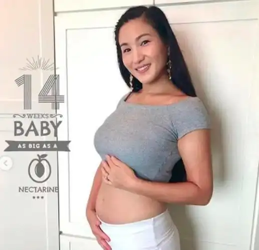 42岁原子鏸宣布怀男孩称父亲母亲态度大不同