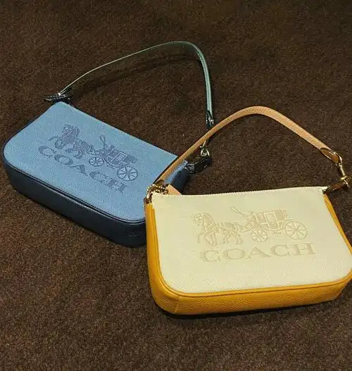 coach蔻驰马车印花麻将包09