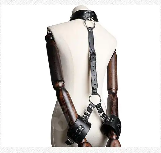 私人密码情趣用品sm反背束缚皮手铐可调节成人另类性玩具3542