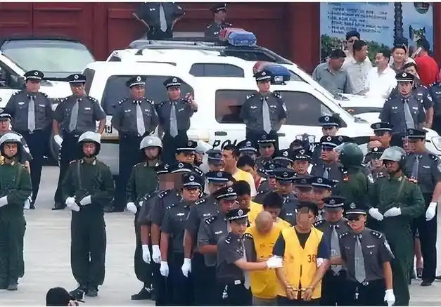 浙江温岭"黑老大"张畏:宣判后被押火葬场,10分钟结束罪恶一生