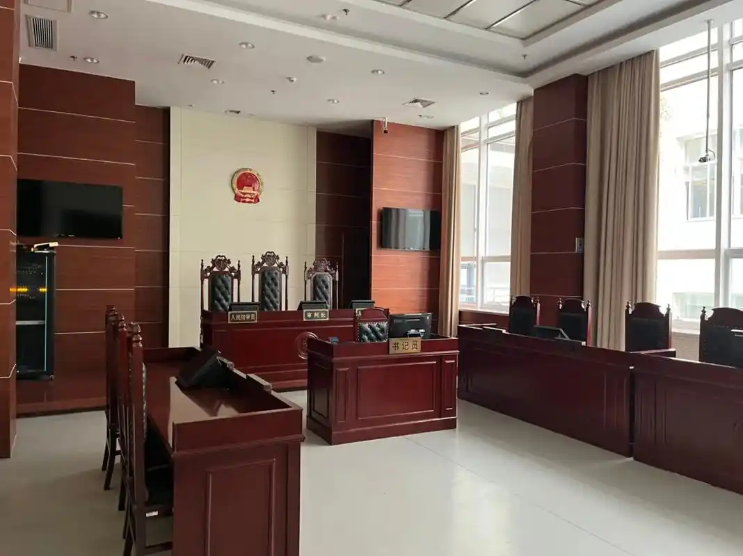 下午在法院调解了一起离婚案件,又见证一次婚姻的终结.