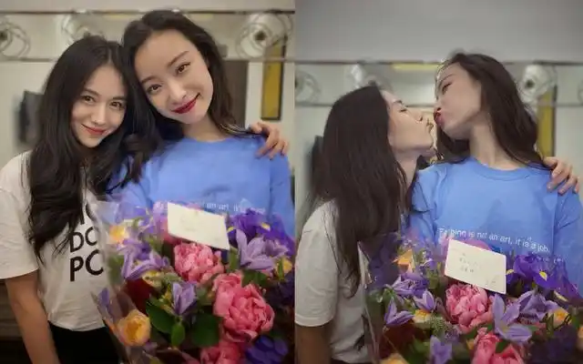 倪妮姐妹情深王鸥特意飞去看倪妮话剧后台合照颜值不分高低