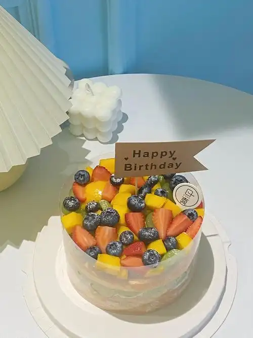 没有奶油的水果蛋糕