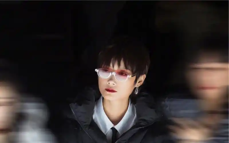 李宇春冷暖食堂杨迪谈演员李宇春