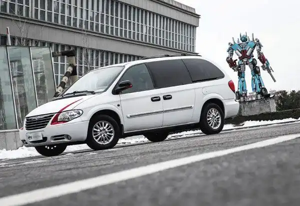 见龙卸甲克莱斯勒大捷龙改装案例