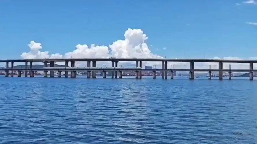 厦门的海上列车