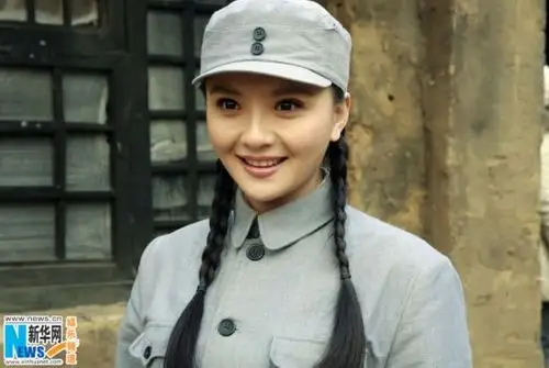 孙茜《三进山城》女八路造型被赞(组图)