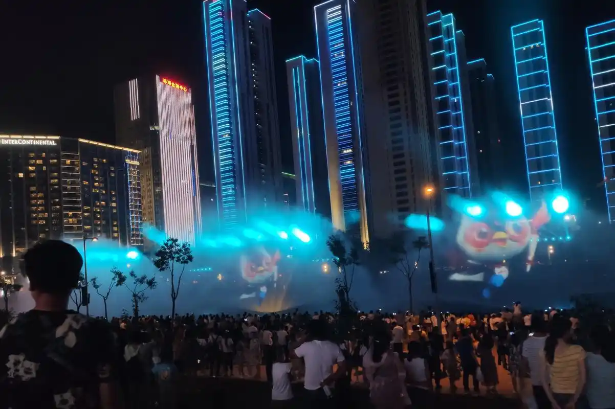 太原长风商务区灯光秀,一场超震撼的表演!