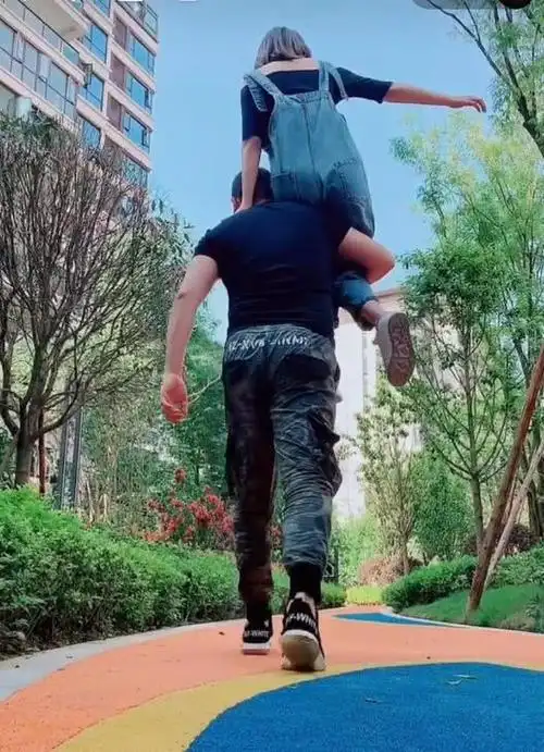 解锁最美举高高新动作男友力爆棚二百斤女友老公快来