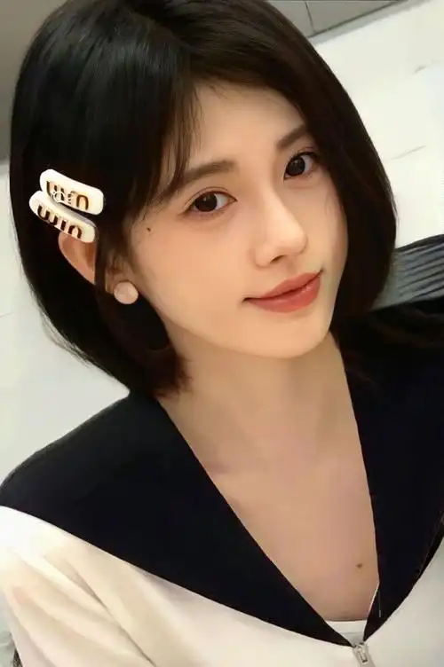 抱图吱声 -#小鱼跳跳#·92- 短发学妹·已修复·九宫格·鞠婧祎