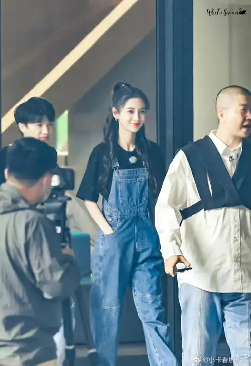 angelababy奔跑吧背带裤造型路透