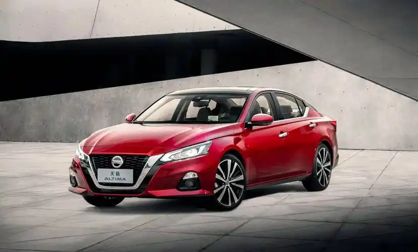 17.98万元起!新款日产天籁上市:设计抢眼_发动机