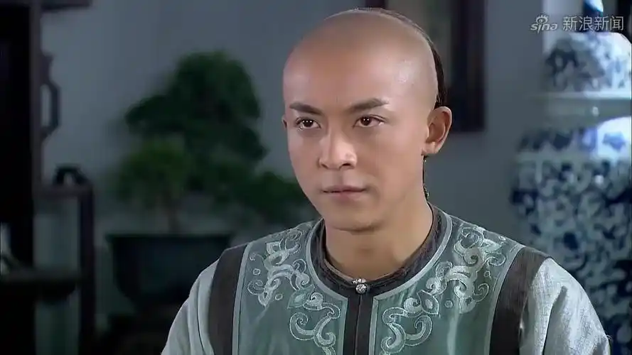 新还珠格格:含香拿凝香丸救麦尔丹,被常太医切走一半,太逗了