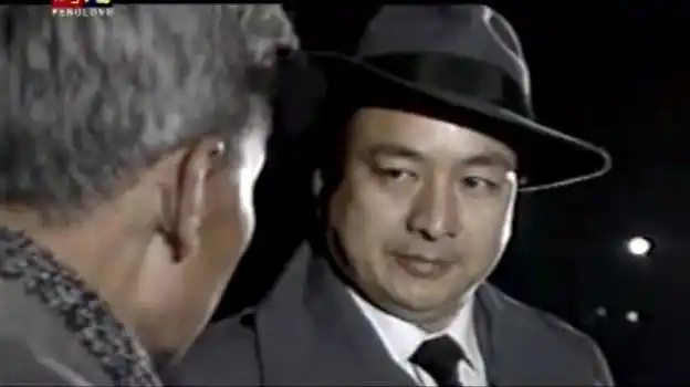 这个顺序是电视剧片尾的演职员表顺序,前面的是角色名字,后面是饰演者