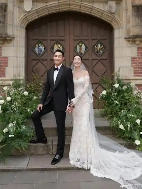 盘点娱乐圈40对明星夫妻婚纱照,哪对最惊艳?