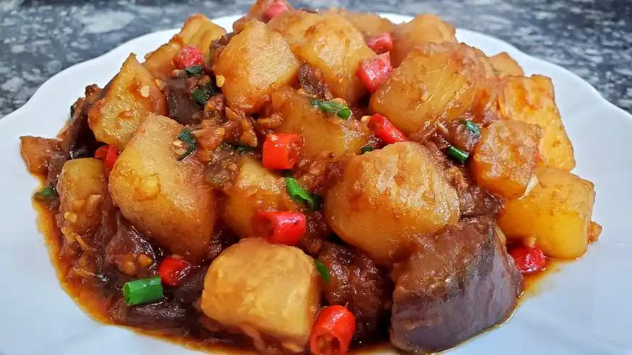 教你营养美味的茄子烧土豆简单家常又好吃下饭咋吃都不觉得腻