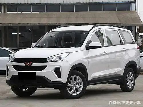 5万多的五菱suv,使用7座布局,国六排放,比铃木北斗星更靠谱?
