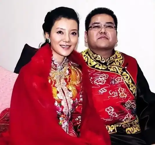 山西首富李兆会现任妻子程媛媛