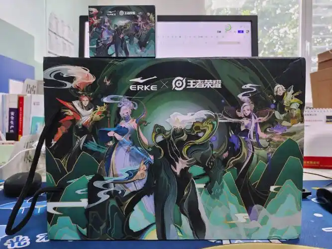 伽罗太华联名款鞋子