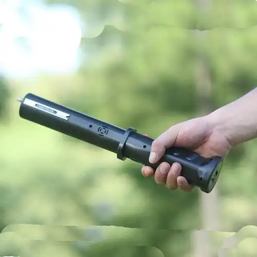 防狼居家防护多功能手电电棒 电击器 长款电警棍