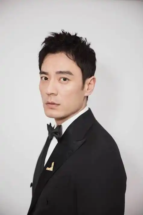 李光洁个人资料简介,娶过郝蕾,爱过王珞丹,没想到和小12岁的她修成