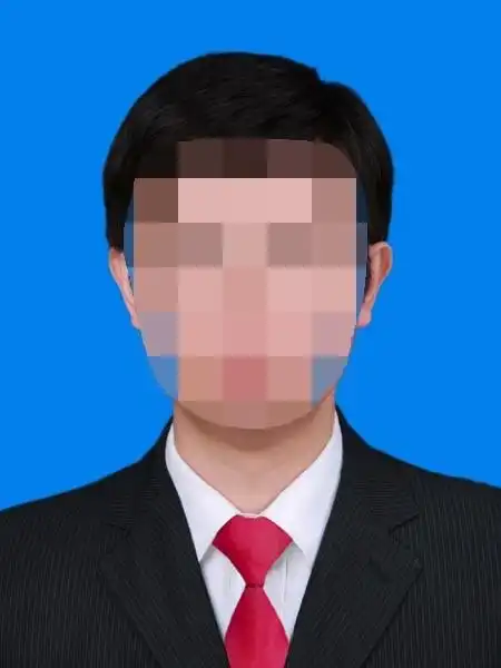 有没有做这种证件照的软件工具啊,只有黑色西装的那张,剩下两张怎么做