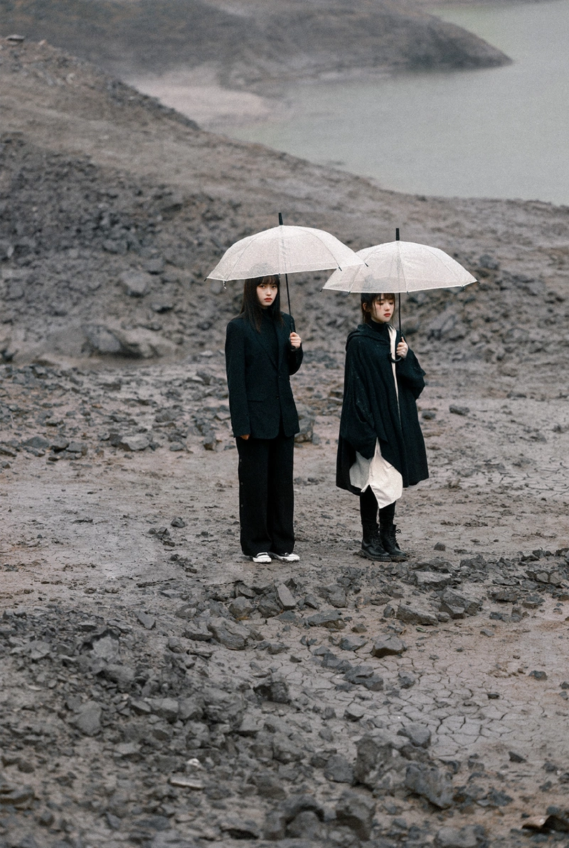 冷色调,给人物照片修出简约的冷淡色调