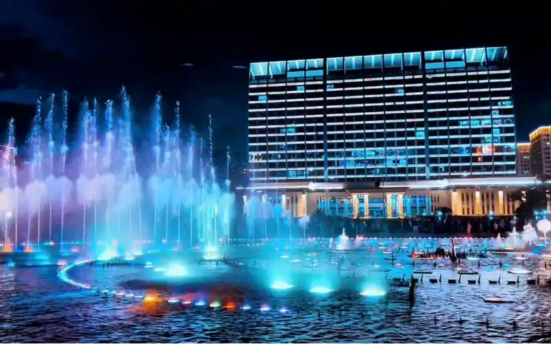 浙江省宁波市北仑区大型音乐喷泉,太精彩了,真的太美了!