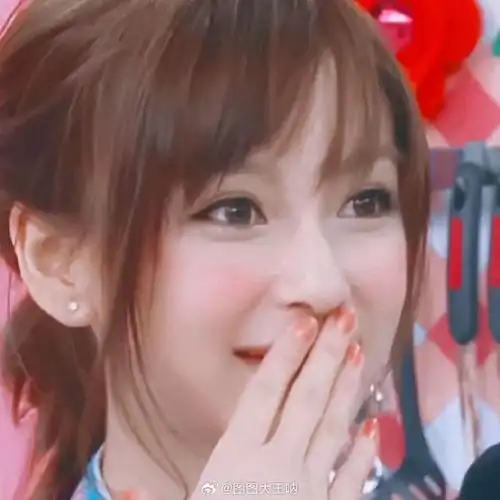 angelababy##杨颖#鼻姐完全就是头像大户!根本选不过来@angelababy