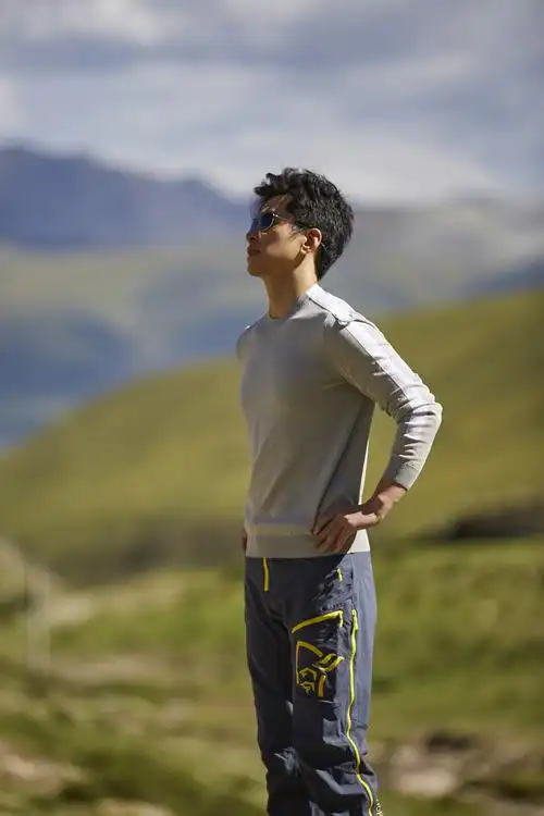 李健行走西藏创作《水流众生》:以山水隐喻人生境遇