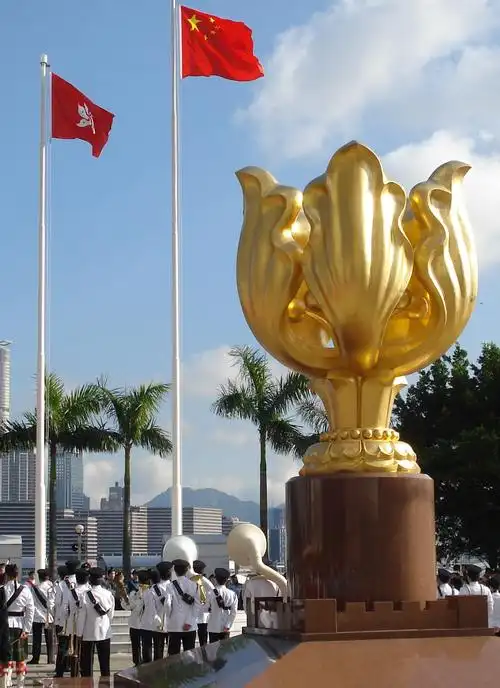 金紫荆广场五四升旗礼2013 与 "尊重与包容" 青年分享会