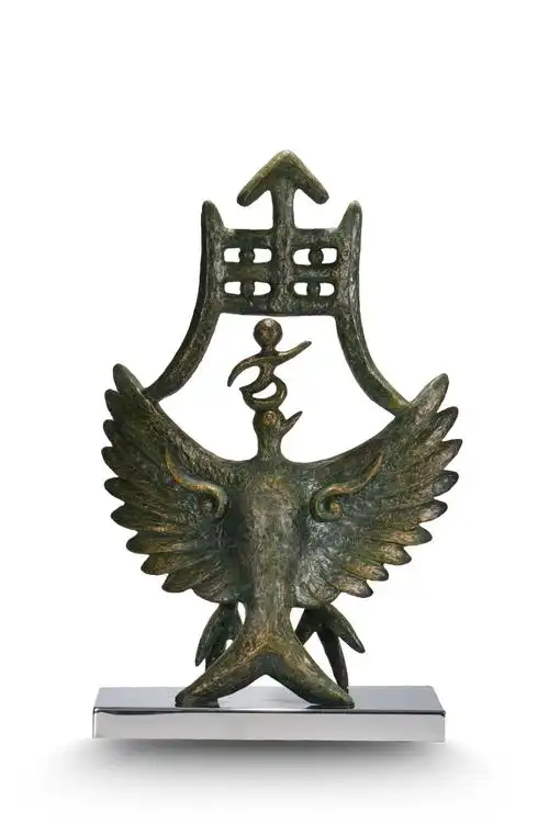 《周姓图腾雕塑》