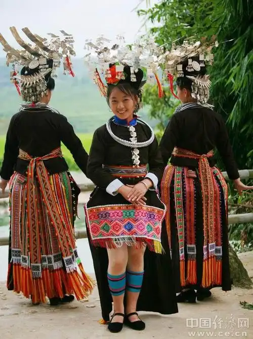 苗族服饰 - 美篇