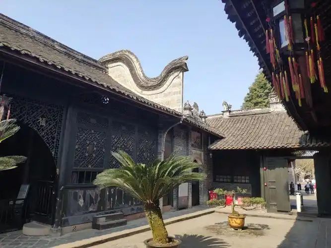 大邑刘氏庄园博物馆位于四川省成都市大邑县安仁镇金桂街15号,为中国