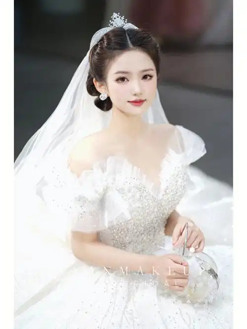 婚纱造型