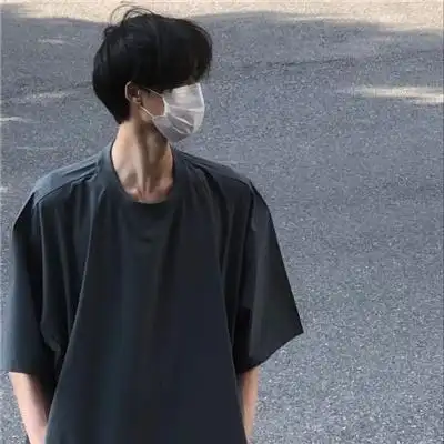 导语:蓝天白云是大自然最美的样子,可就在这样的场景下也抵挡不住头像