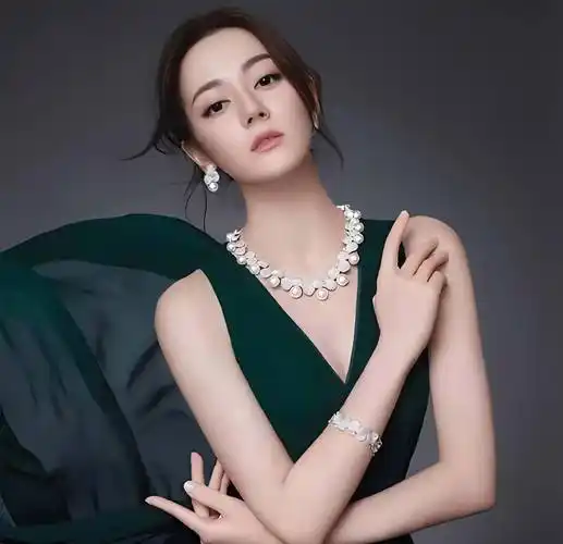 娱乐圈八卦欧阳娜娜汪小菲大s范丞丞迪丽热巴贾玲关晓彤