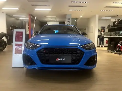 奥迪rs4avant流光蓝黑内最新款