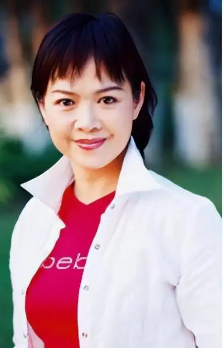 靠着这个节目,她拿下了最佳主持人奖,真是厉害哄哄的!