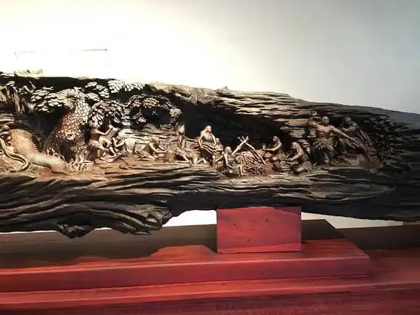 "朽木可雕"这个词已经有几千年的历史了,在木雕师的眼中任何木材都有